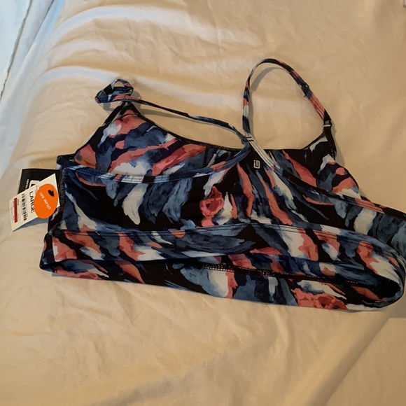 Size XS NWT Women's Painterly Waves Low-Impact Sports Bra, Created for Macy's - Picture 6 of 8